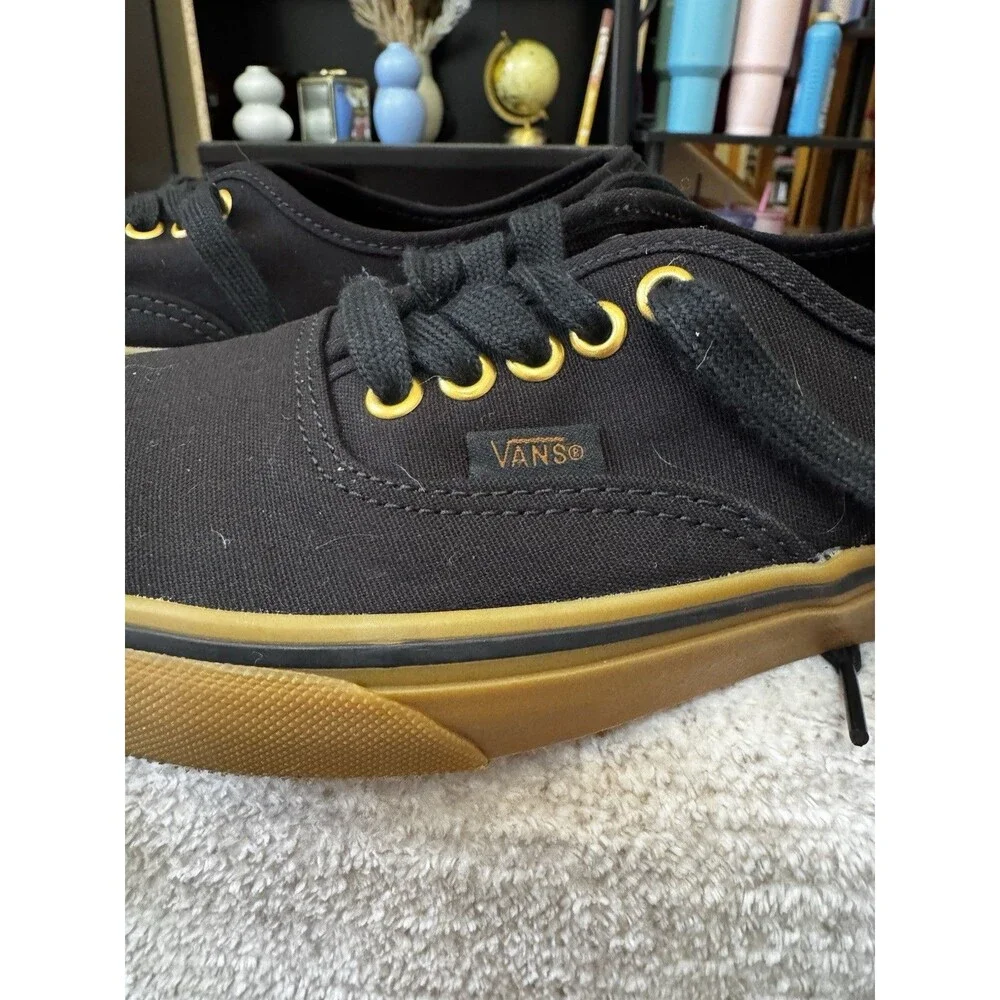 EUC VANS Authentic Men 6.5 Women 8 Canvas Lace-Up Sneakers Black Gum Rubber Sole